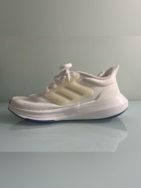 Adidas Ultrabounce Big Boys Running Shoe Size 4